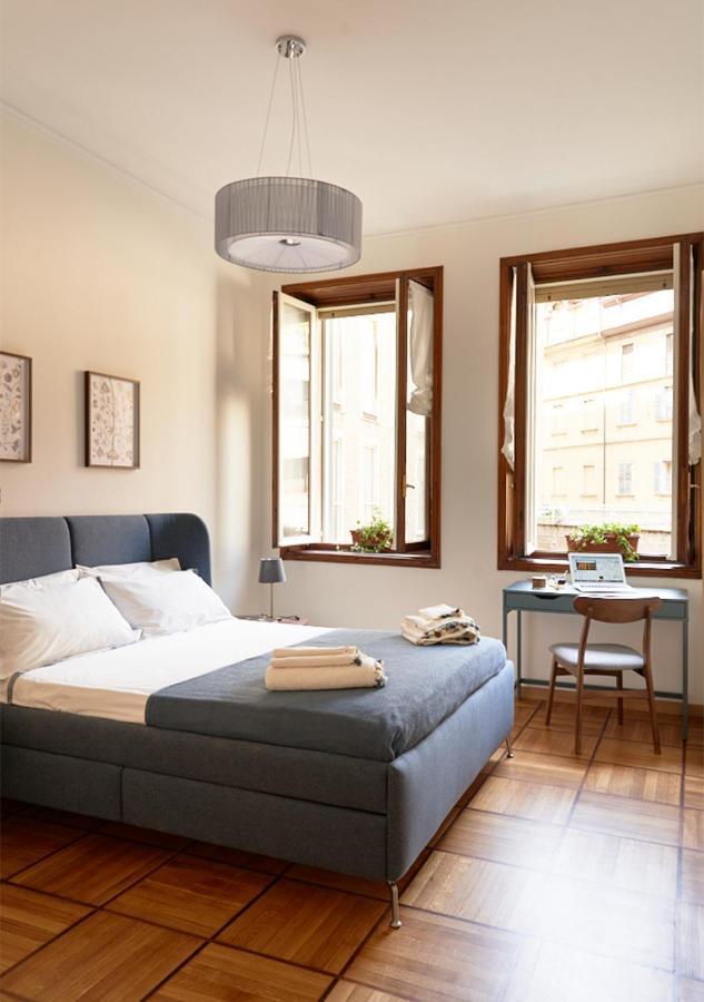 Cozy Duomo - Elegant & Quiet, 300M From Cathedral Apartment Milan Bagian luar foto