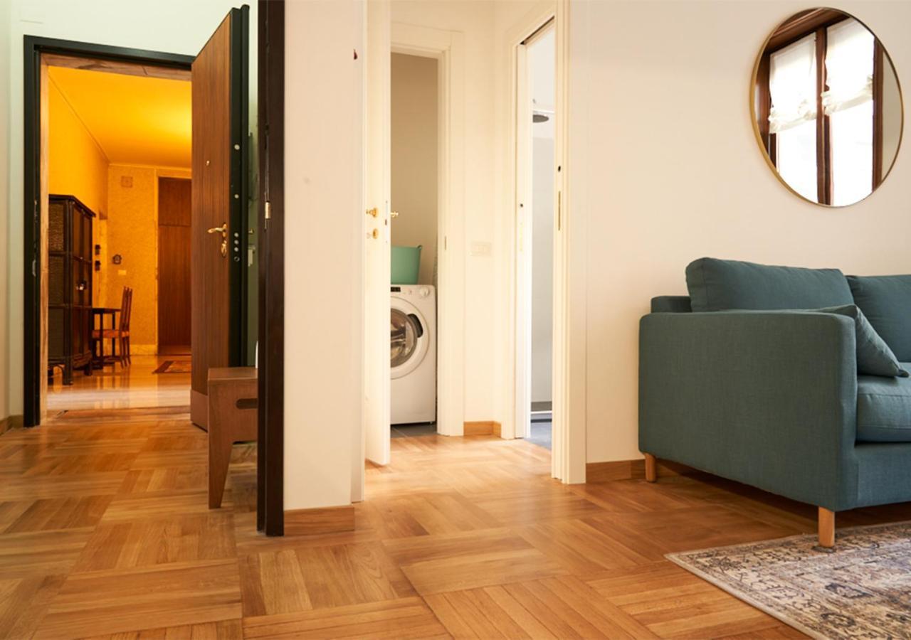 Cozy Duomo - Elegant & Quiet, 300M From Cathedral Apartment Milan Bagian luar foto